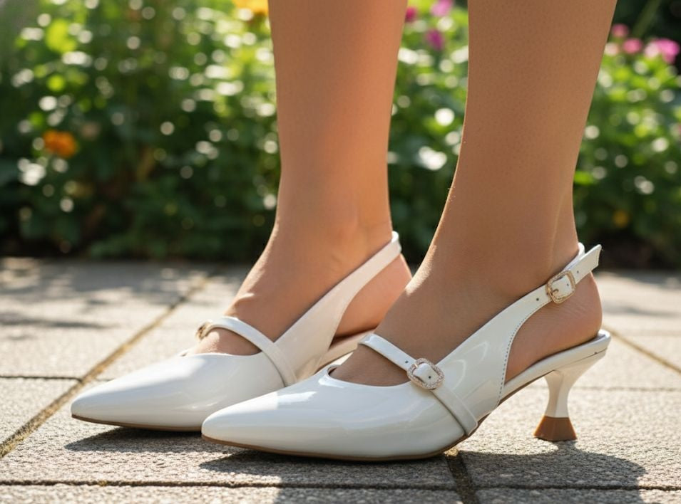 Pointed-toe pumps heel