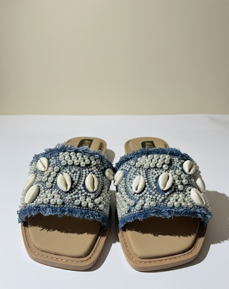 Cowrie shell pearl flats